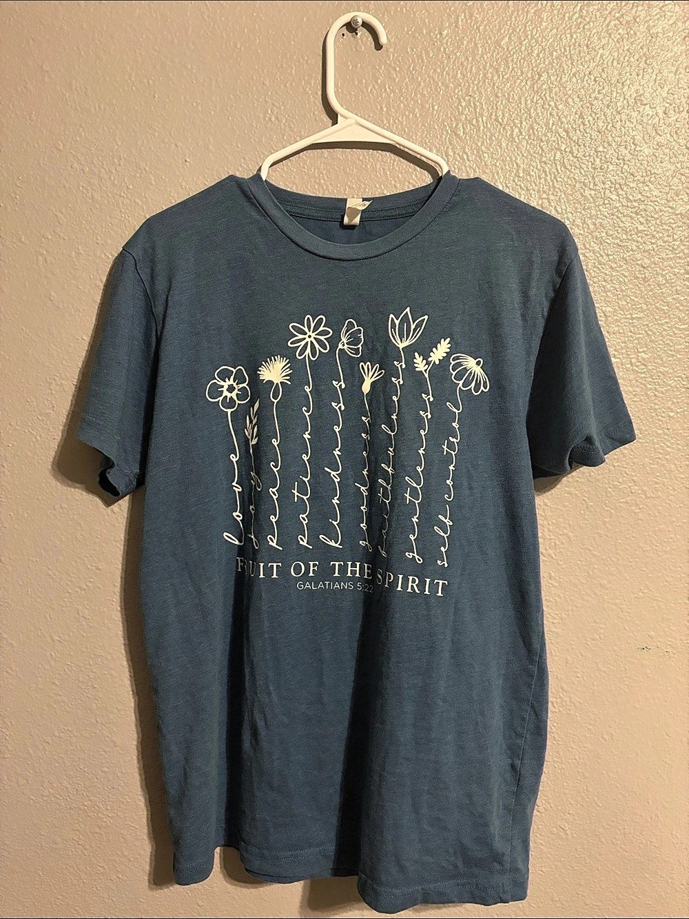 Love Faith Floral Graphic Tee in Blue Size Medium
